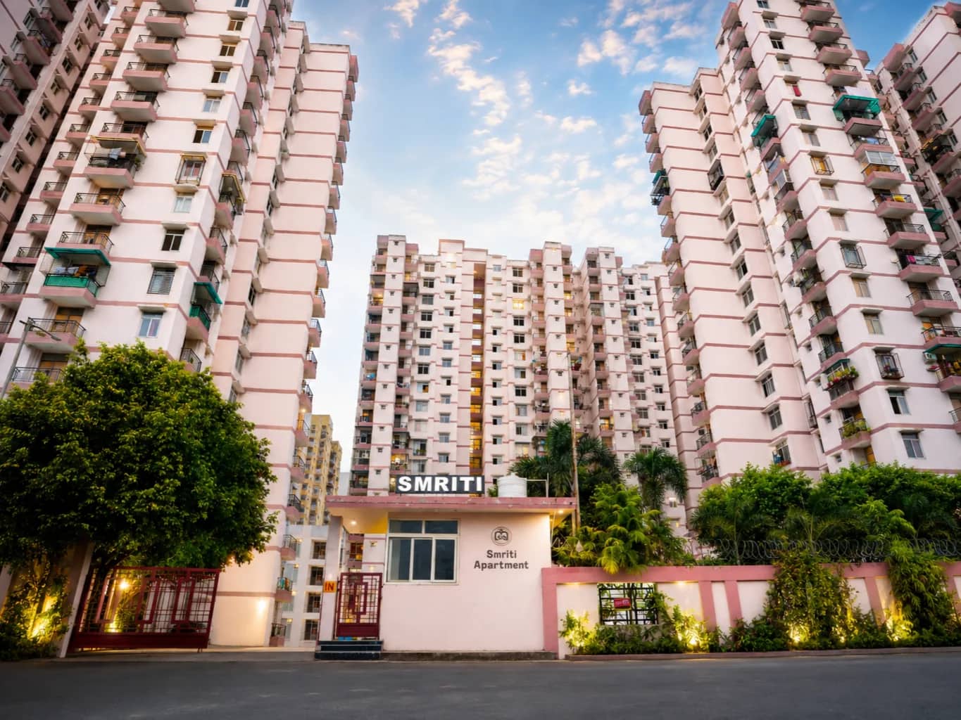 jankipuram property — photo 1